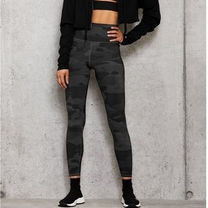 Alo High-Waist Camo Vapor Legging